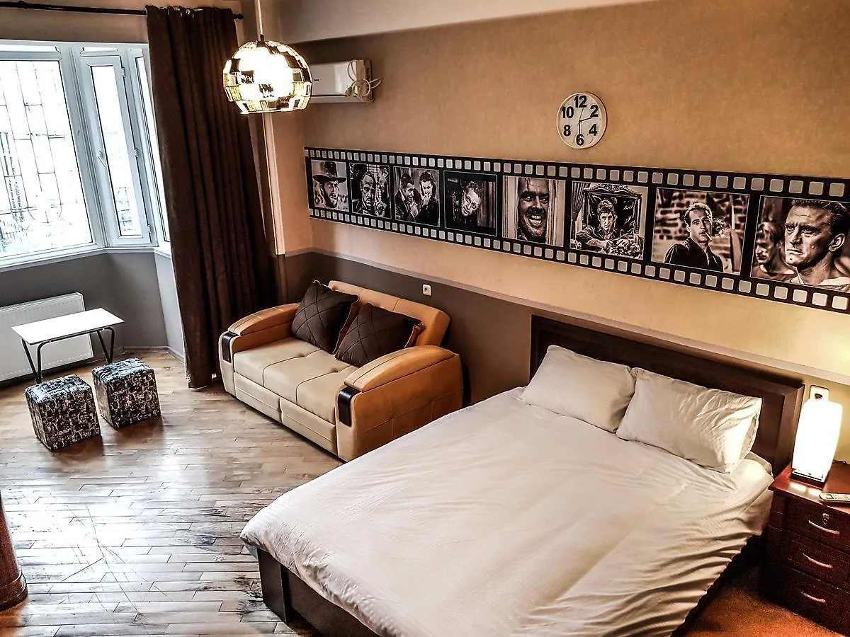 Isatis Hostel Τυφλίδα 0*,